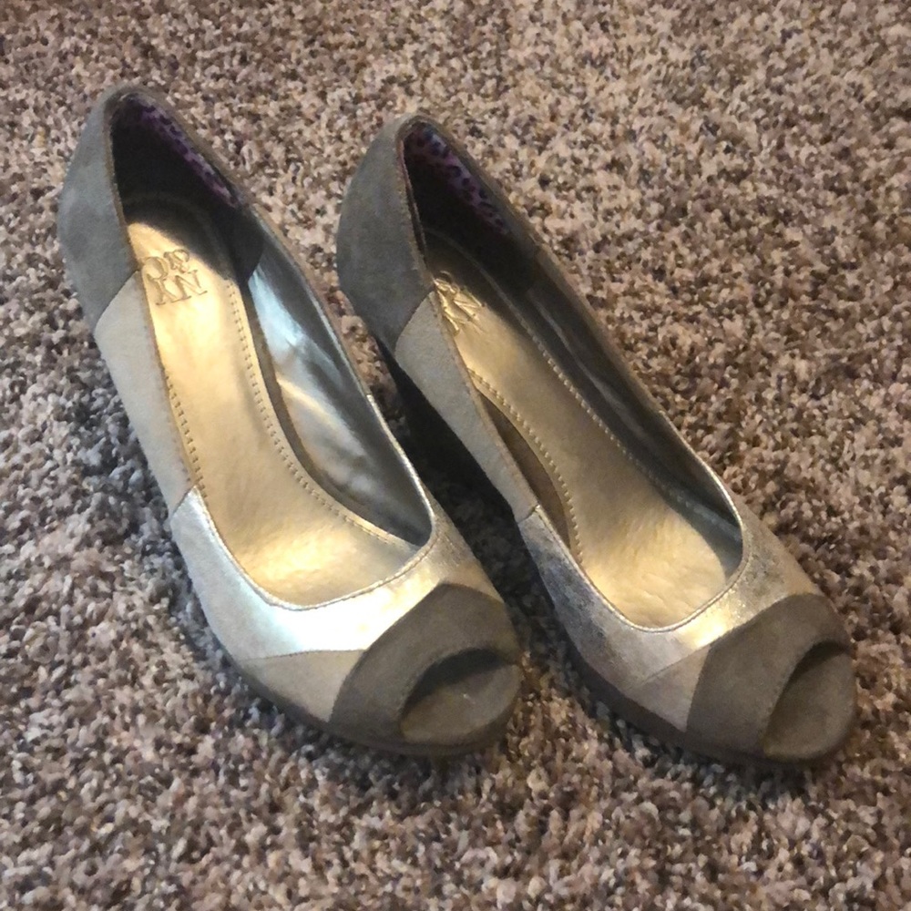 New York & Co open toe suede feeling patchwork set